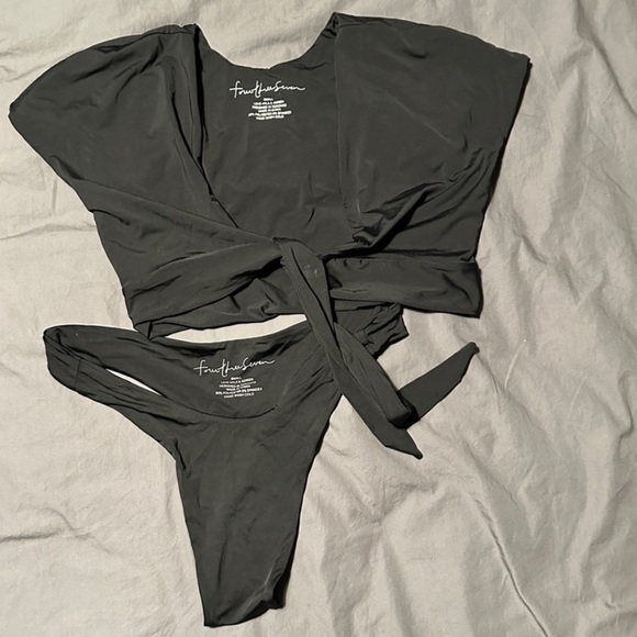 437 Swimwear set - Picture 4 of 4